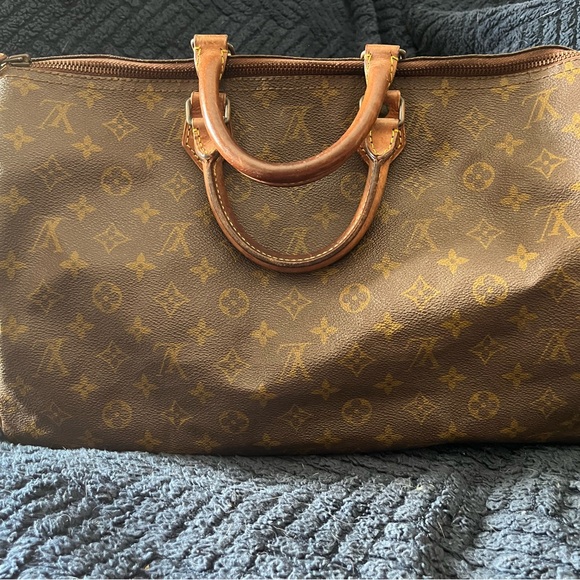 Louis Vuitton Handbags - Louis Vuitton  Monogram Speedy 40